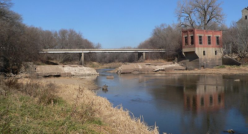 Blue_Springs,_Nebraska_dam_and_bridge