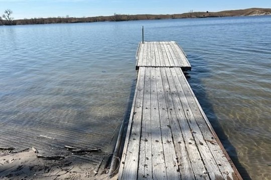 Boat dock beside Powderhorn boat ramp, Merritt Reservoir. Photo by Nebraska Game & Parks Commission.