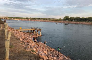 Paddlefish anglers below Gavins Point Dam. Photo by Nebraska Game & Parks Commission.