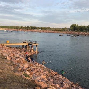 Paddlefish anglers below Gavins Point Dam. Photo by Nebraska Game & Parks Commission.