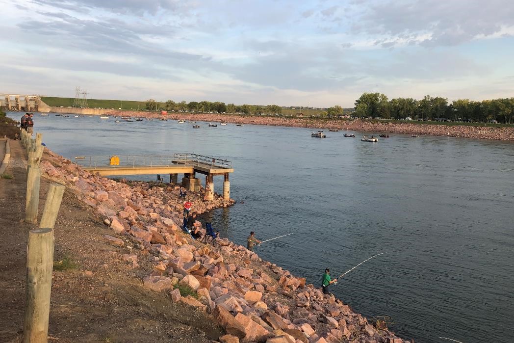 Paddlefish anglers below Gavins Point Dam.  Photo by Nebraska Game & Parks Commission.
