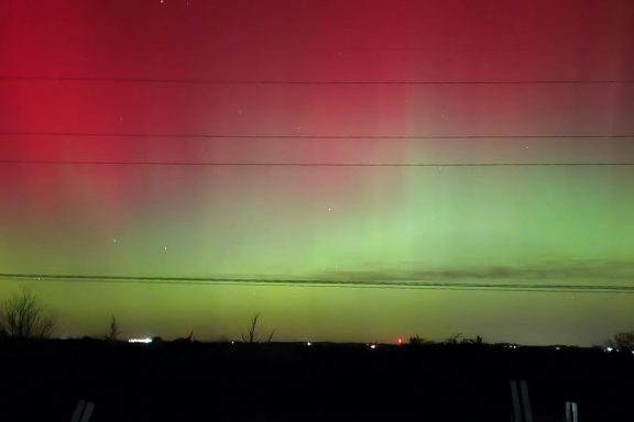 Aurora borealis. Photo by Daryl Bauer, Nebraska Game & Parks Commission.
