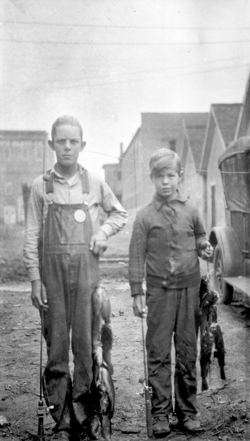 glass-negative photograph showing Leonard Bunney on the left and Curtis on the right.